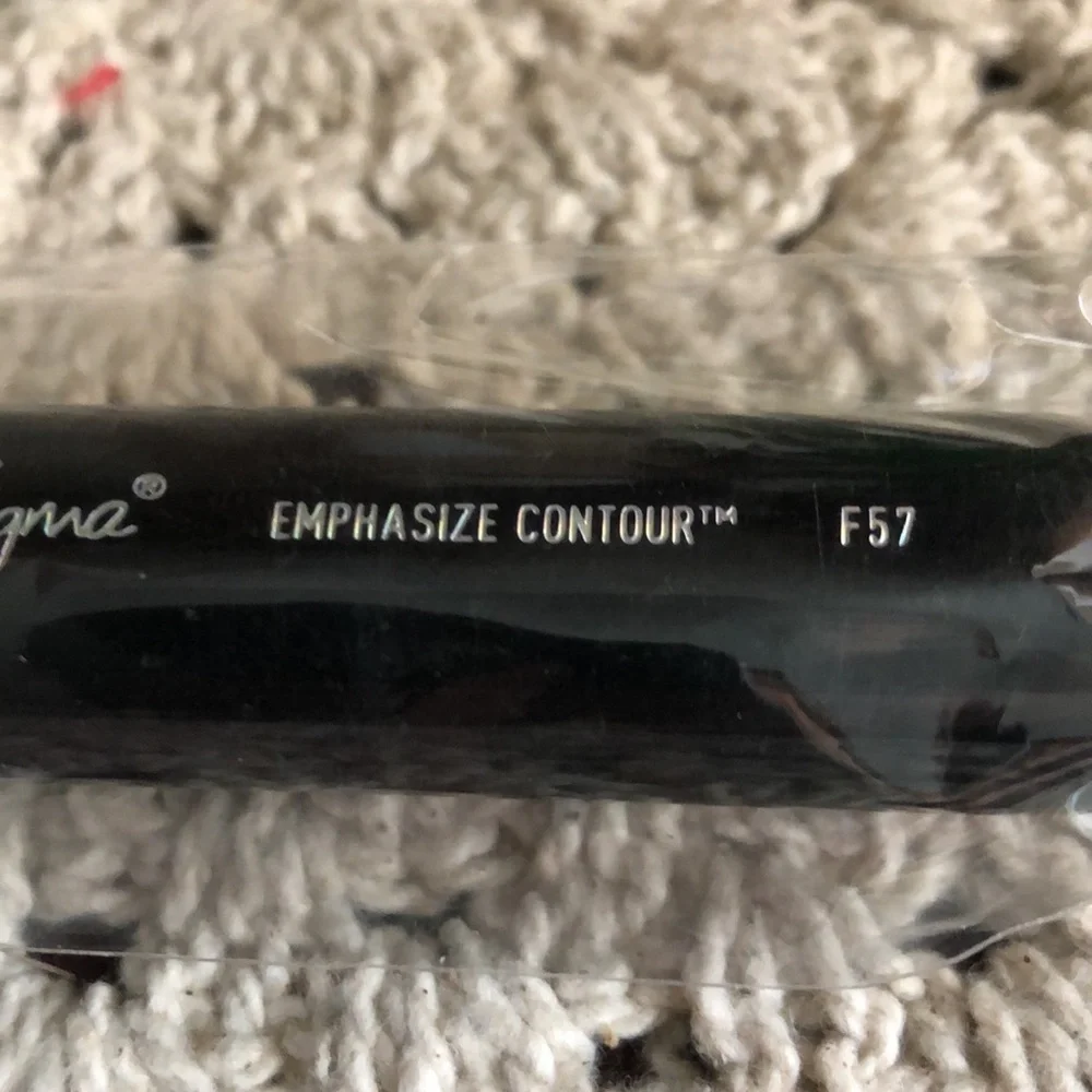 SIGMA F57 Emphasize Contour Brush